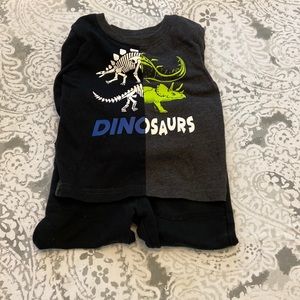 Garanimals two piece outfit with t-shirt and joggers size 2T in great condition.